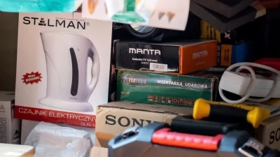 Многие вещи, которые мы покупаем, никогда не используются. (omeqs/Shutterstock)