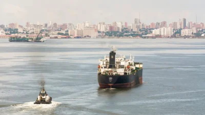 Нефтяной танкер на озере Маракайбо, Кабимас, Венесуэла, 14 октября 2022 года. (Issac Urrutia/Reuters)