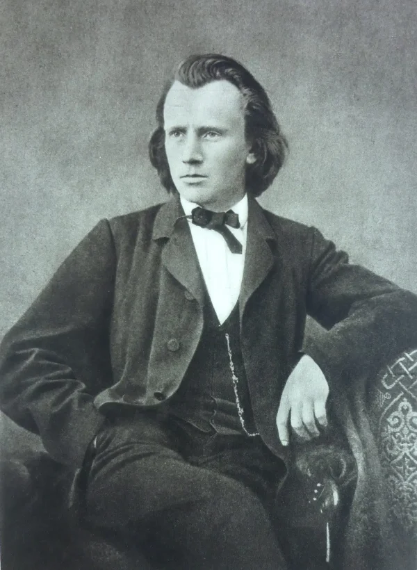 Фотография Иоганнеса Брамса 1866 года, автор Люсьен Мазено. (Public Domain)