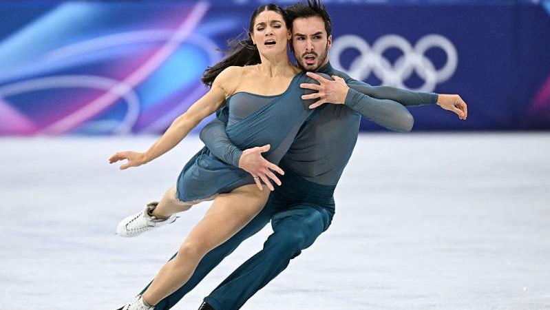 Фигуристы Фурнье-Бодри и Сизерон — чемпионы Олимпиады-2026 после исполнения произвольной программы танцы на льду, Олимпиада-2026