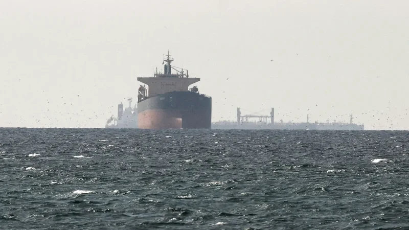 Нефтяные танкеры в открытом море