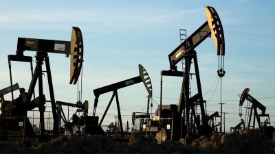 Цены на нефть выросли после атаки беспилотников на атомную электростанцию в ОАЭ