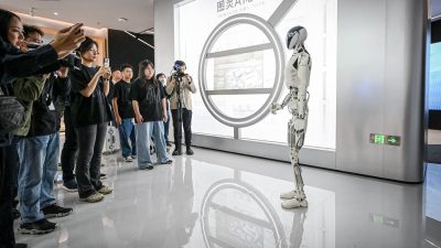 Фабрики Восточного Китая заменяют рабочих роботами на фоне высокого уровня безработицы