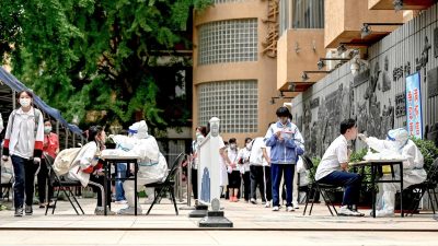 В июне в Китае зарегистрировано 79 000 случаев заражения COVID-19