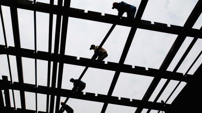 Китайские госкомпании начали проверять родственные связи рядовых сотрудников