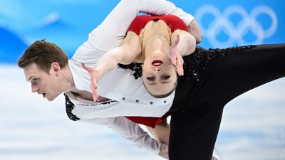 Золото, серебро и бронза: российские спортивные пары совершили фурор в Токио (видео)