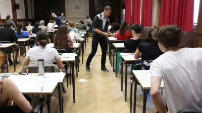 Старшеклассники смогут отказаться от углубленного изучения предметов. (FREDERICK FLORIN/AFP via Getty Images)