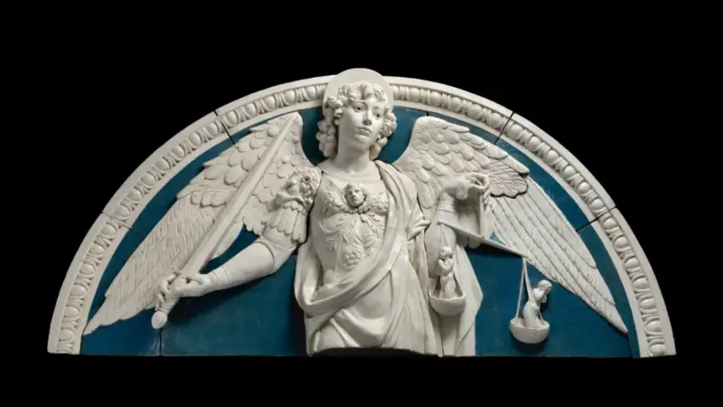 «Святой Михаил Архангел», около 1475 года, Андреа делла Роббиа. Глазурованная терракота; 79 см на 157 см. Фонд Харриса Брисбейна Дика, 1960 год; Метрополитен-музей, Нью-Йорк. (Courtesy of the Metropolitan Museum of Art)